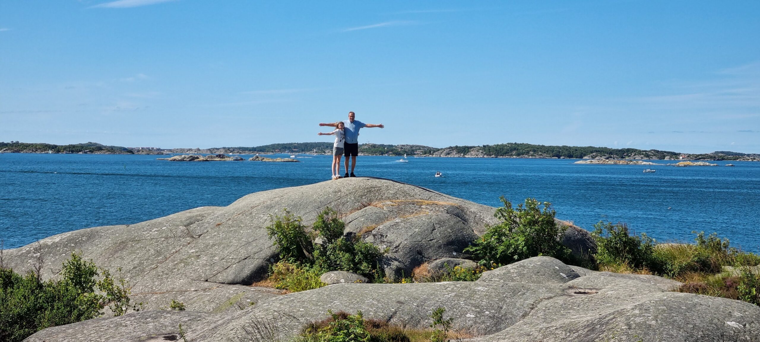 Strand og klipper i Göteborgs skærgård: Fiskebäcksbadet